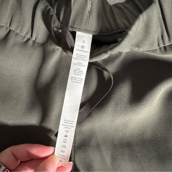 🤍 1 Lululemon On The Fly Joggers - Dark Olive - Picture 4 of 8